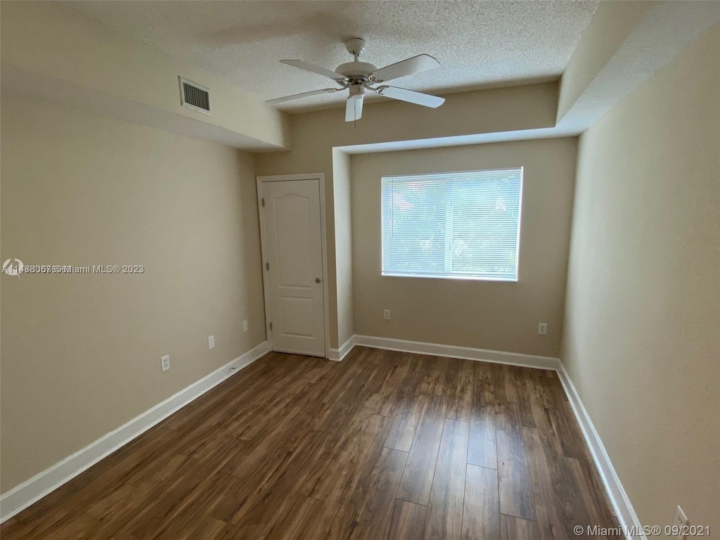 6001 Sw 70th St - Photo 9