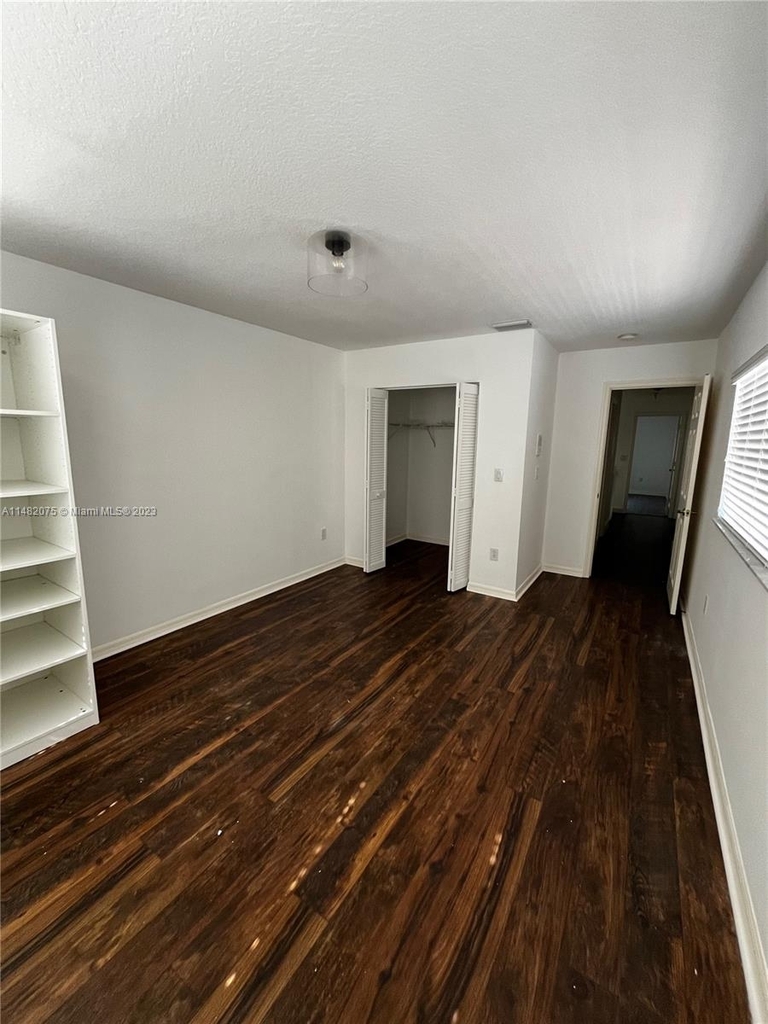 10989 Nw 62nd Ter - Photo 13