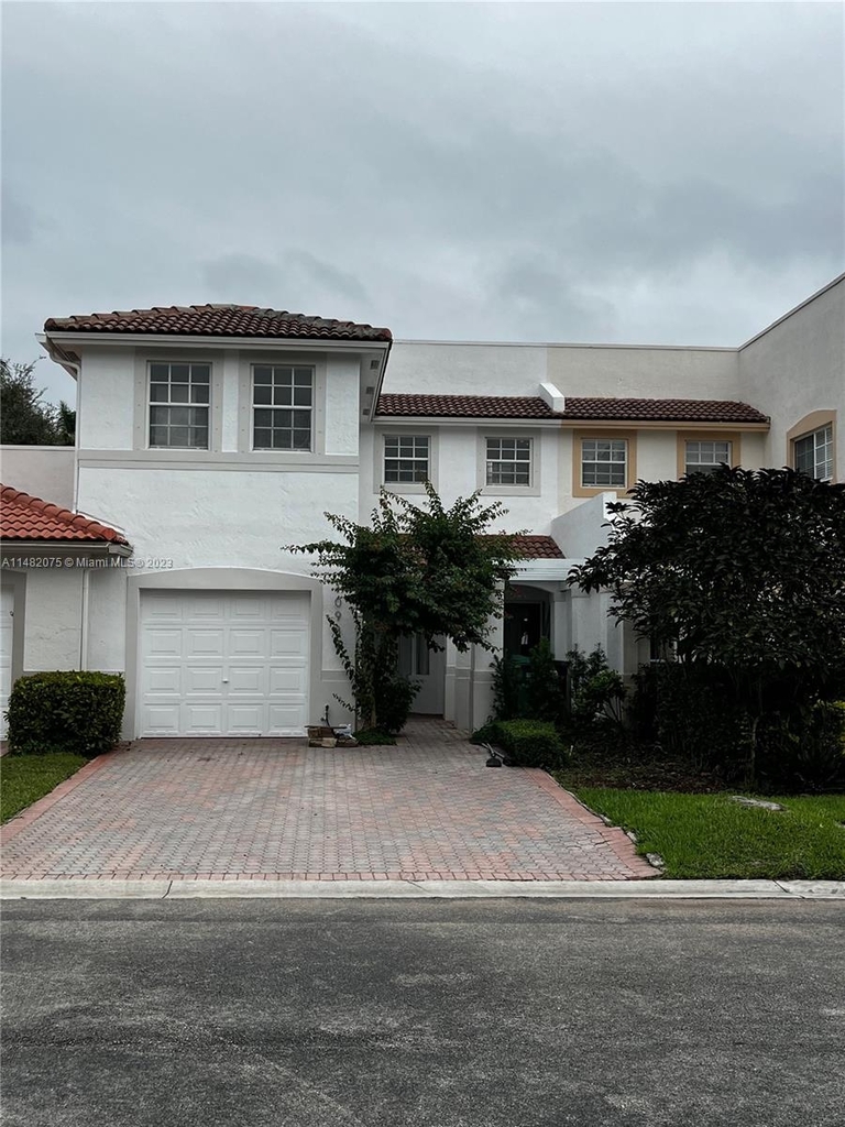 10989 Nw 62nd Ter - Photo 0
