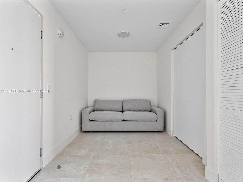 239 Sw 9 St - Photo 8