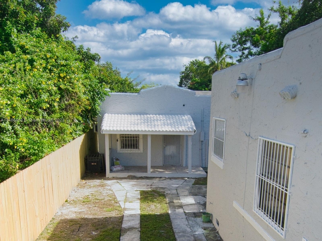 1847 Nw 55th St - Photo 4