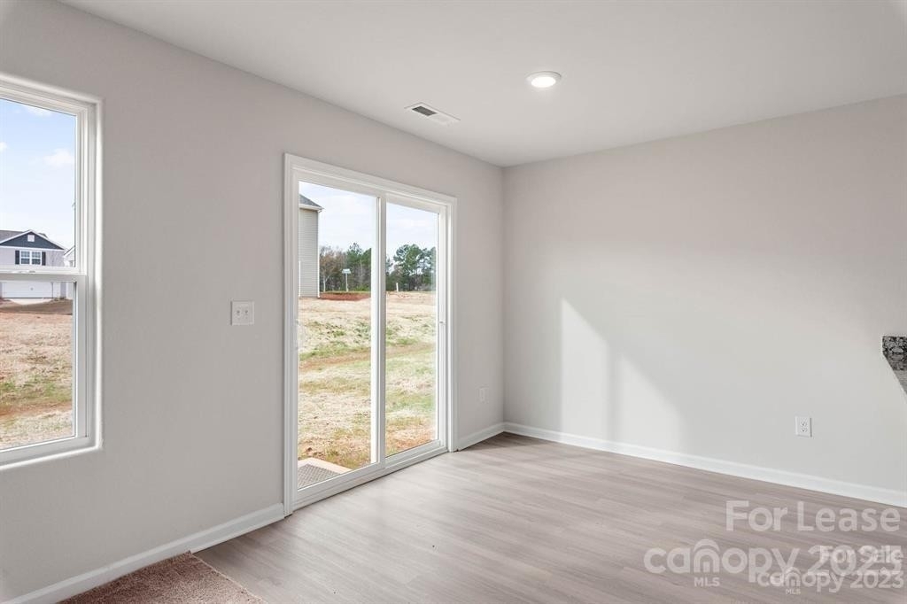 1518 Nia Road - Photo 4