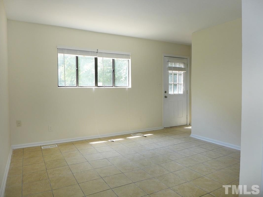 138 Johnson Street - Photo 2