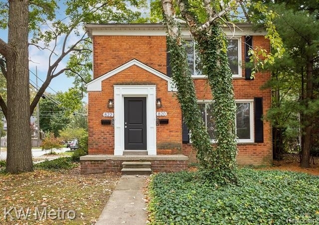 820 E 5th Street - Photo 0
