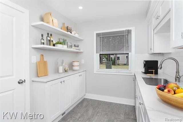 820 E 5th Street - Photo 9