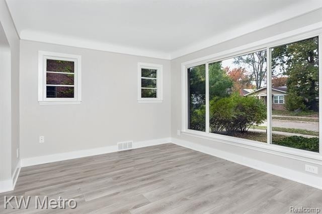 820 E 5th Street - Photo 5