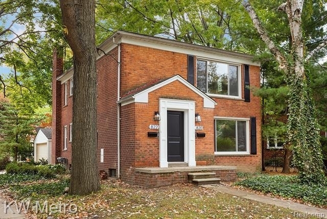 820 E 5th Street - Photo 1