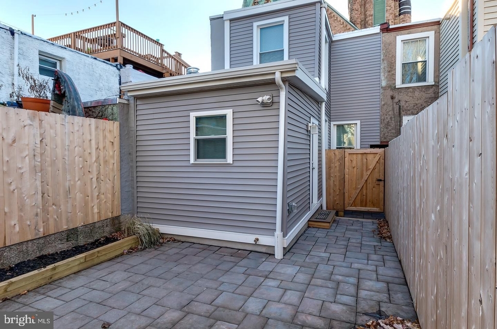 1609 E Berks Street - Photo 18