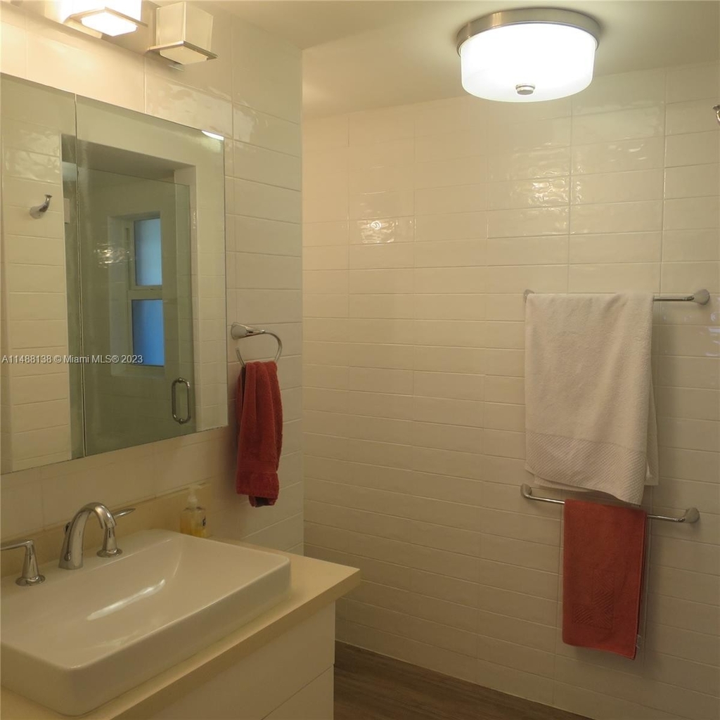 10190 Collins Ave - Photo 18
