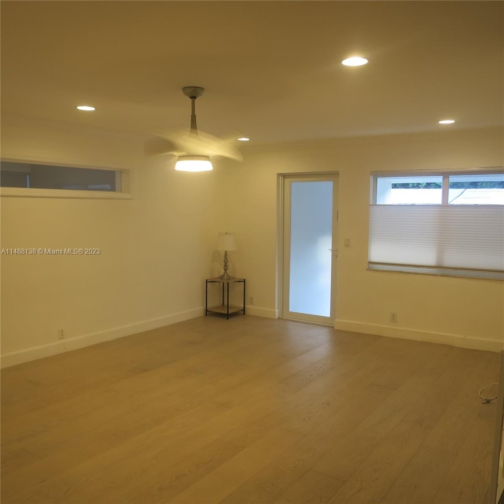 10190 Collins Ave - Photo 15