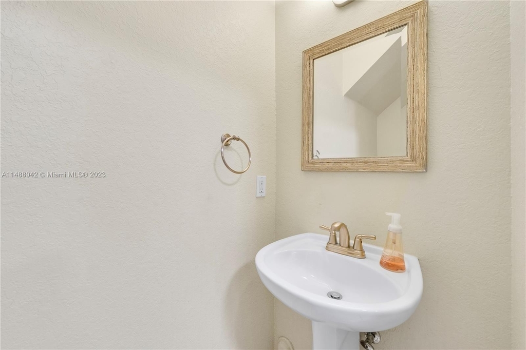 12255 Sw 123rd Ave - Photo 13