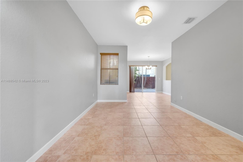 12255 Sw 123rd Ave - Photo 3