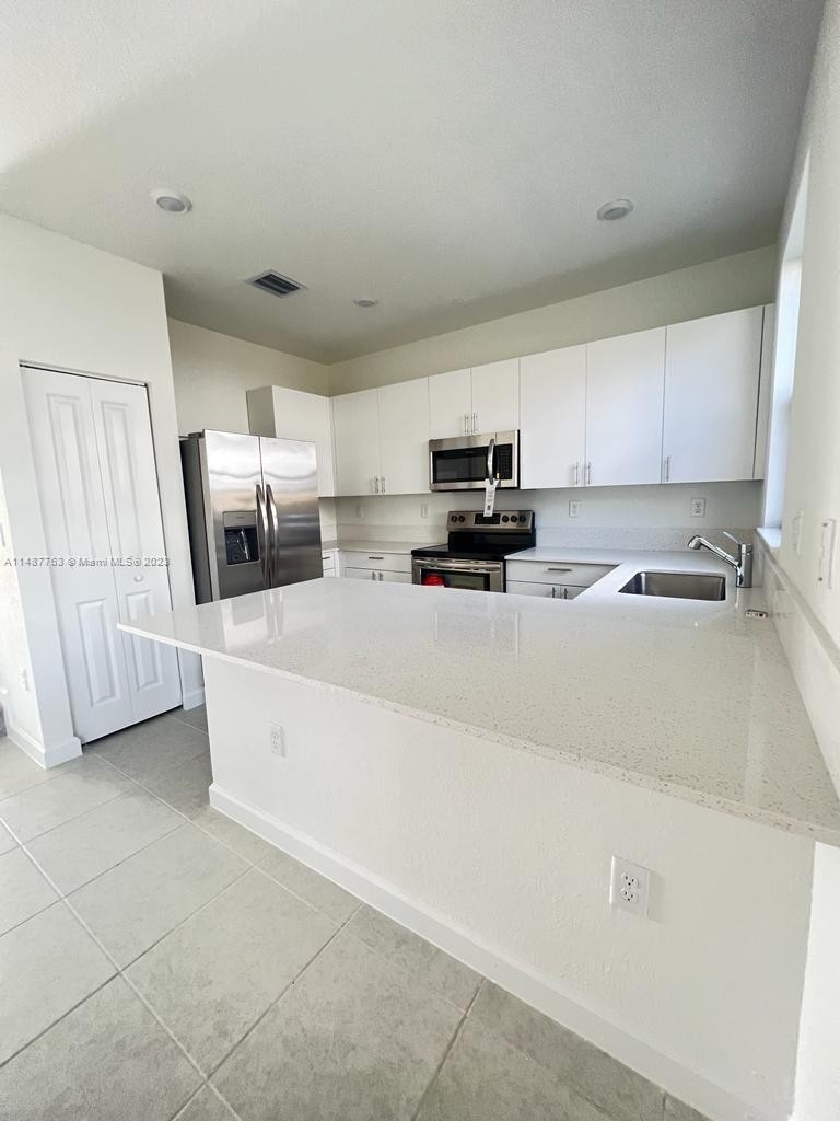 12765 Sw 234th Ter - Photo 4