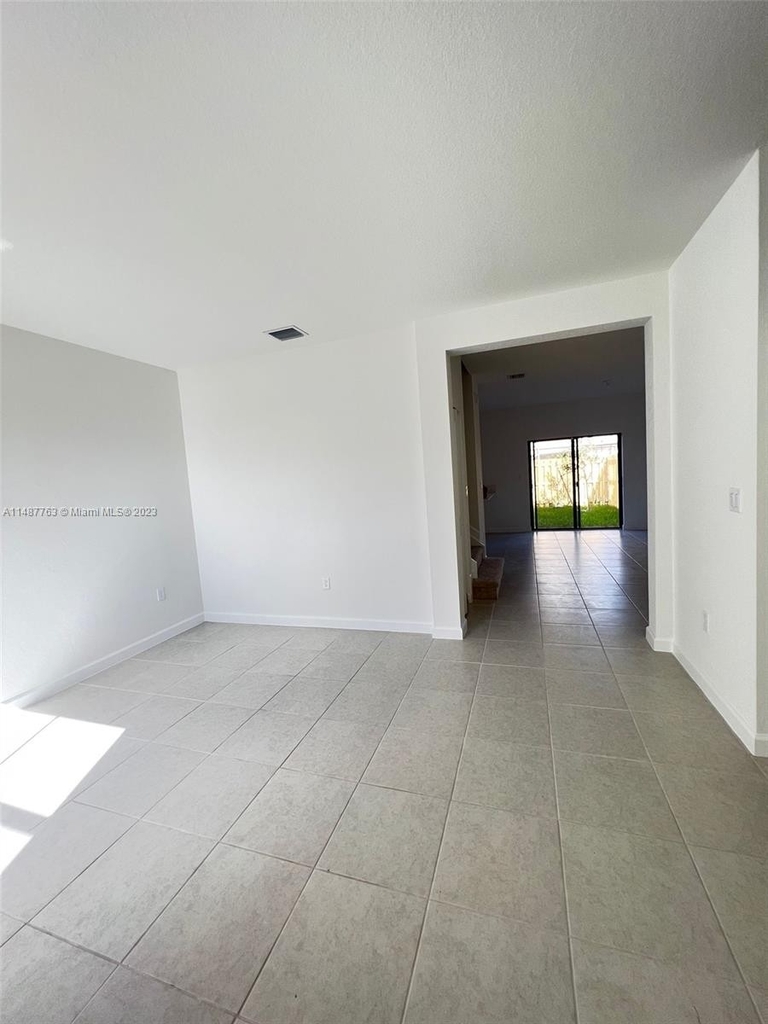 12765 Sw 234th Ter - Photo 14