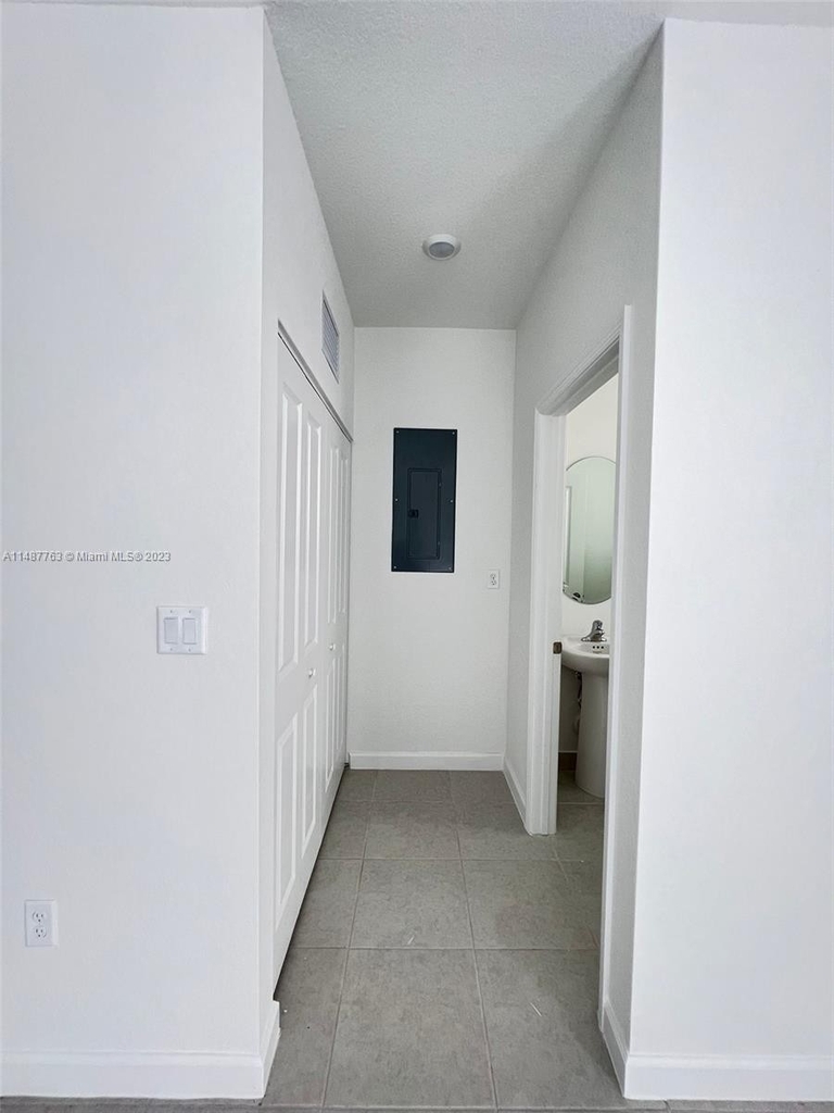 12765 Sw 234th Ter - Photo 16