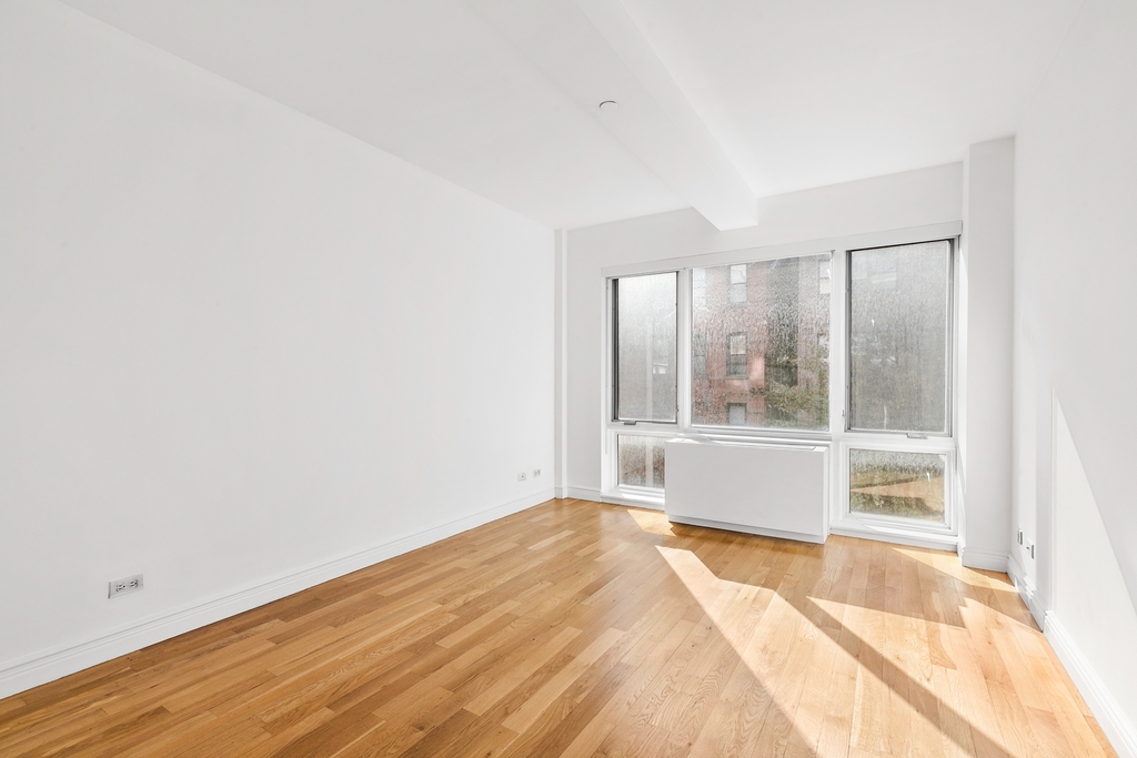 435 East 76th Street - Photo 4