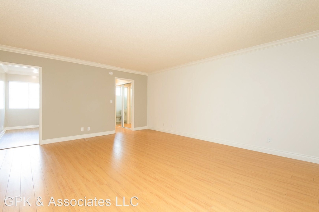 11946 Kiowa Ave. - Photo 1