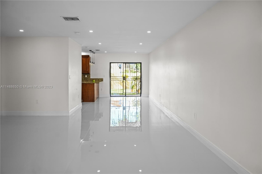 2470 Sw 108th Pl - Photo 1