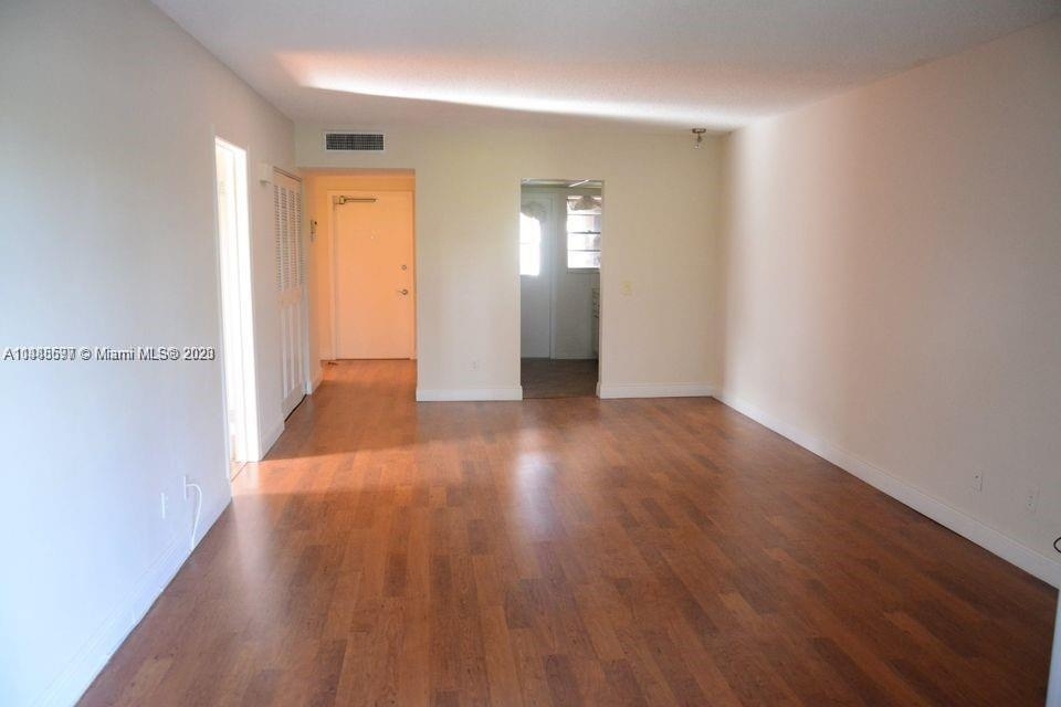 2461 Sw 82nd Ave - Photo 1