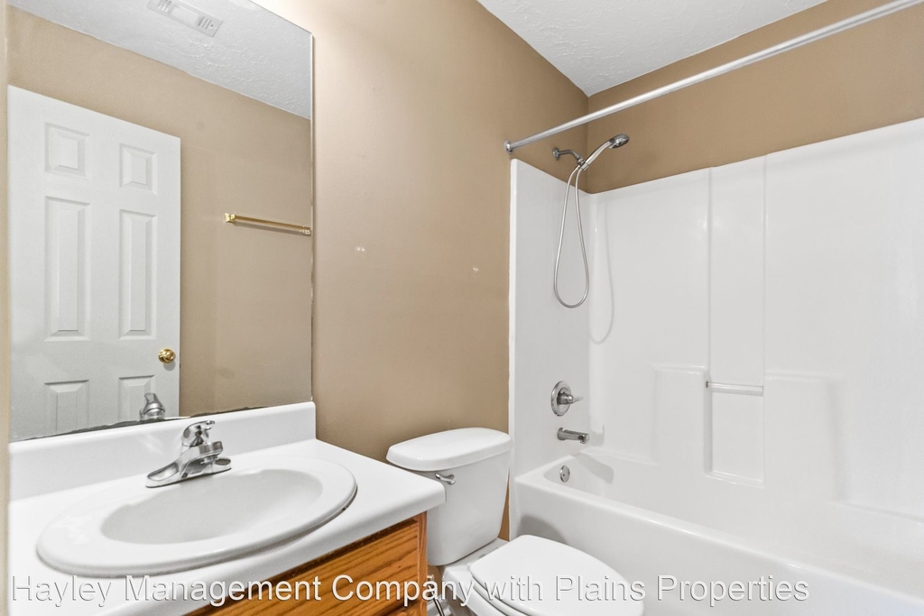 690 Yeager Ln - Photo 15