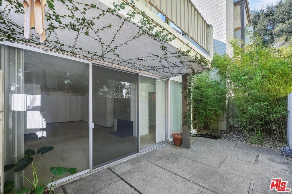 835 Moraga Dr - Photo 13