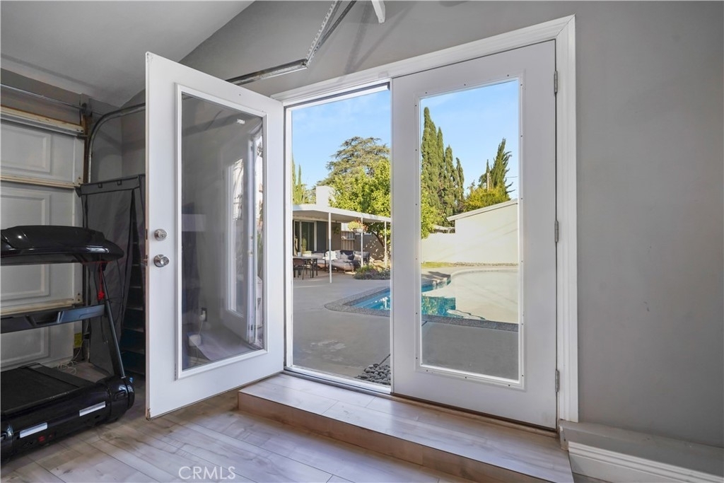 20448 Eccles Street - Photo 37