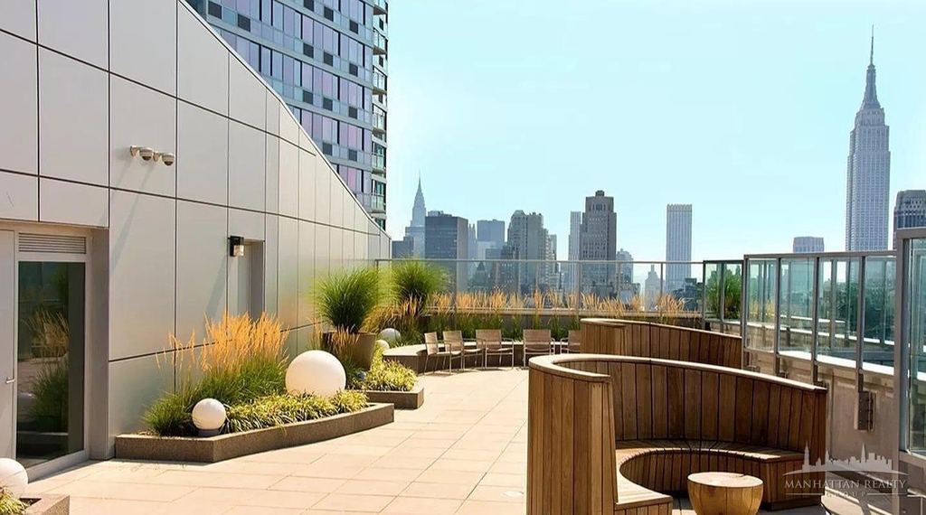 West 37th Street - Photo 0