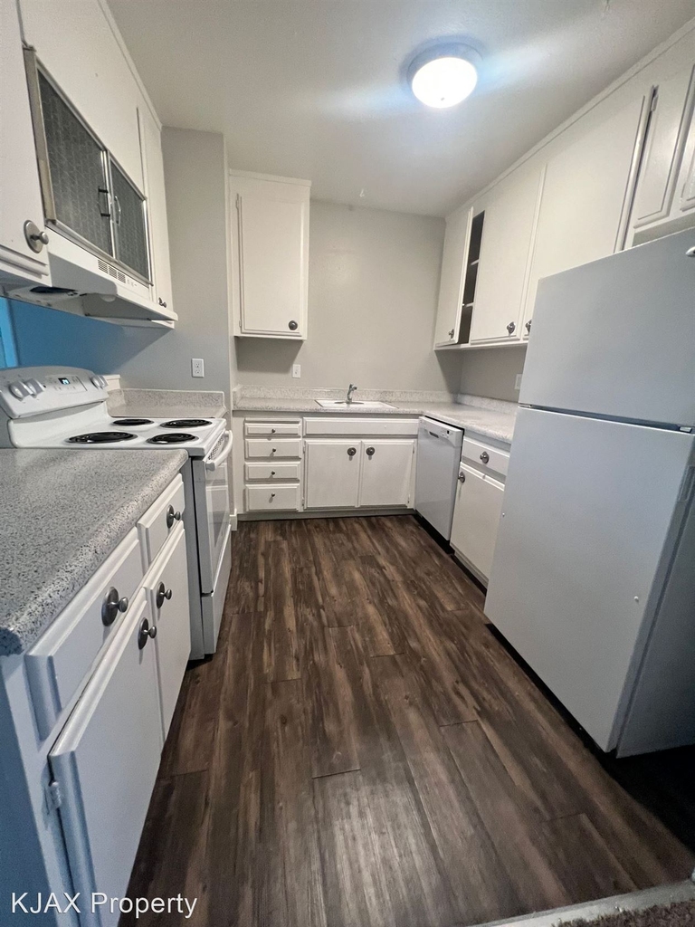 2760 Corabel Lane - Photo 8