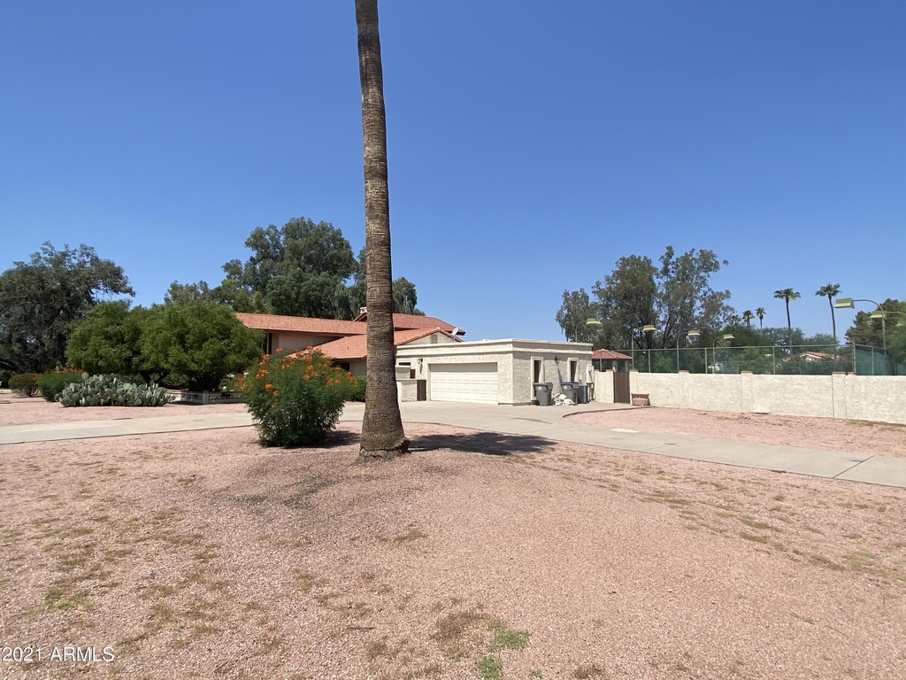 5116 E Berneil Drive - Photo 1