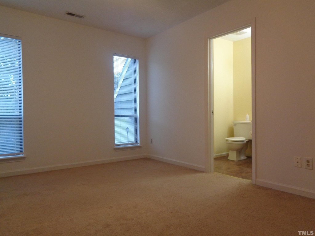 102 Virginia Place - Photo 15