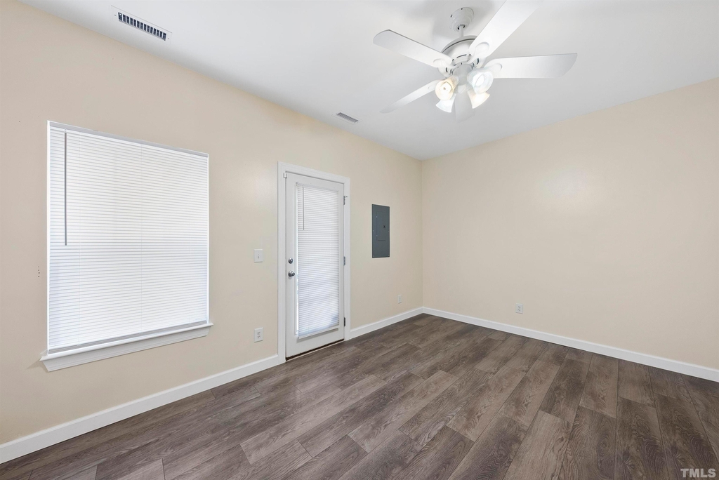 8036 Sycamore Hill Lane - Photo 16