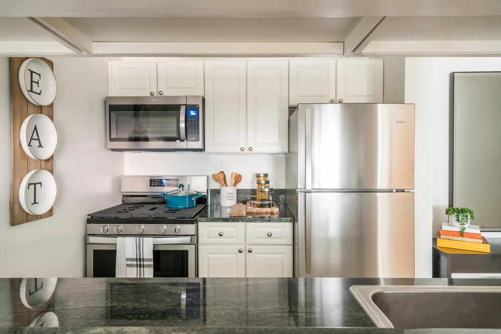 West 48th Street  - Photo 4