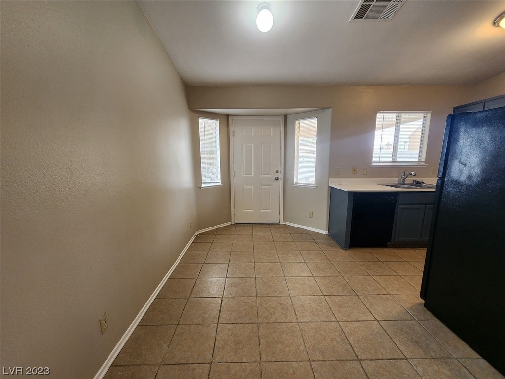 8236 Carmen Boulevard - Photo 10