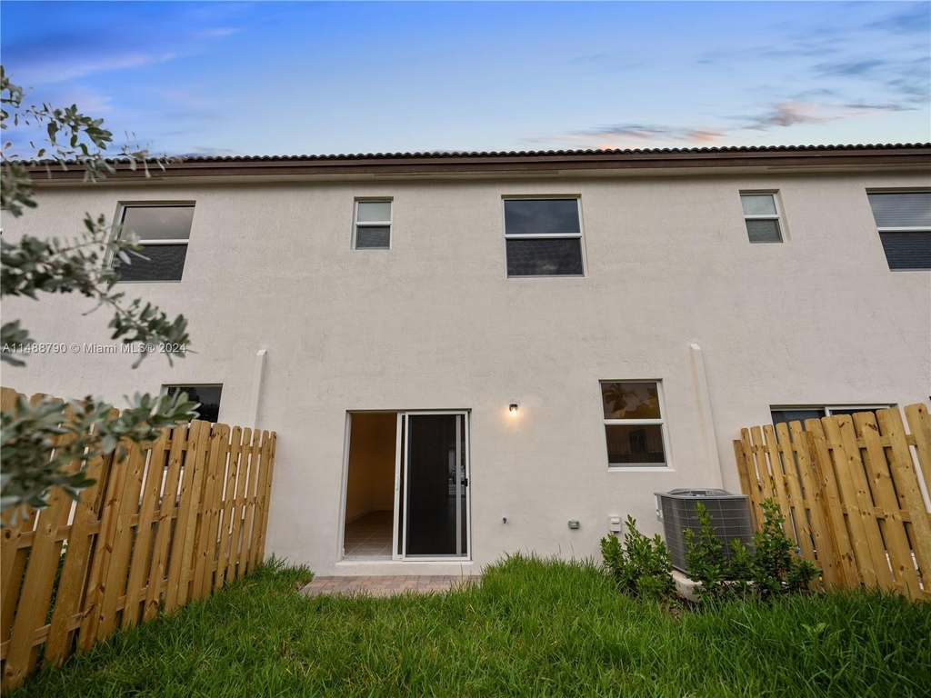 12262 Nw 24th Pl - Photo 22