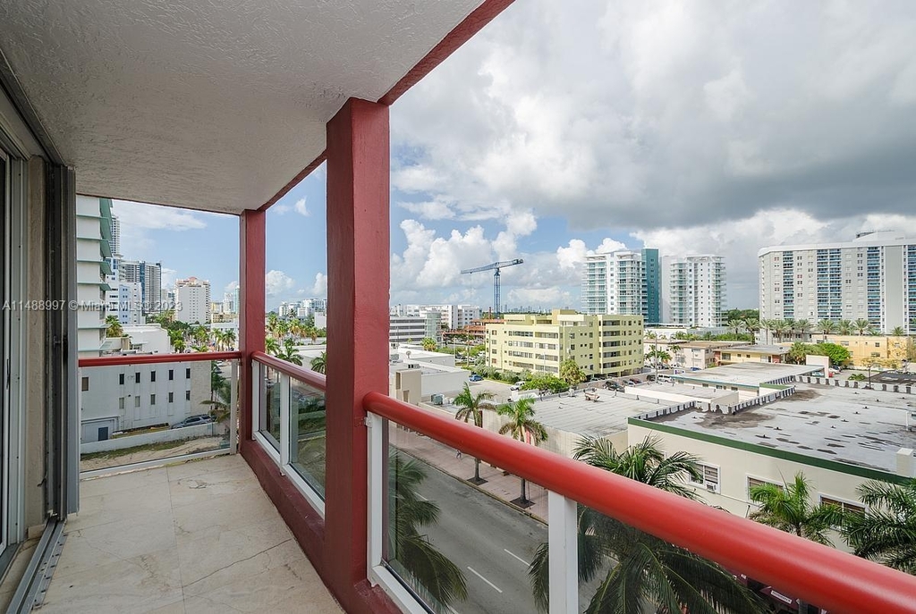 6767 Collins Ave - Photo 14