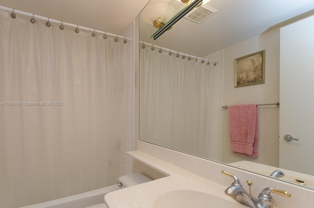 6767 Collins Ave - Photo 10