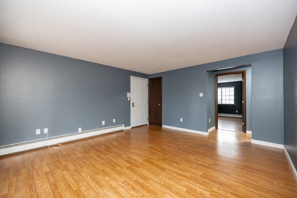 2210 Skyline Dr - Photo 4