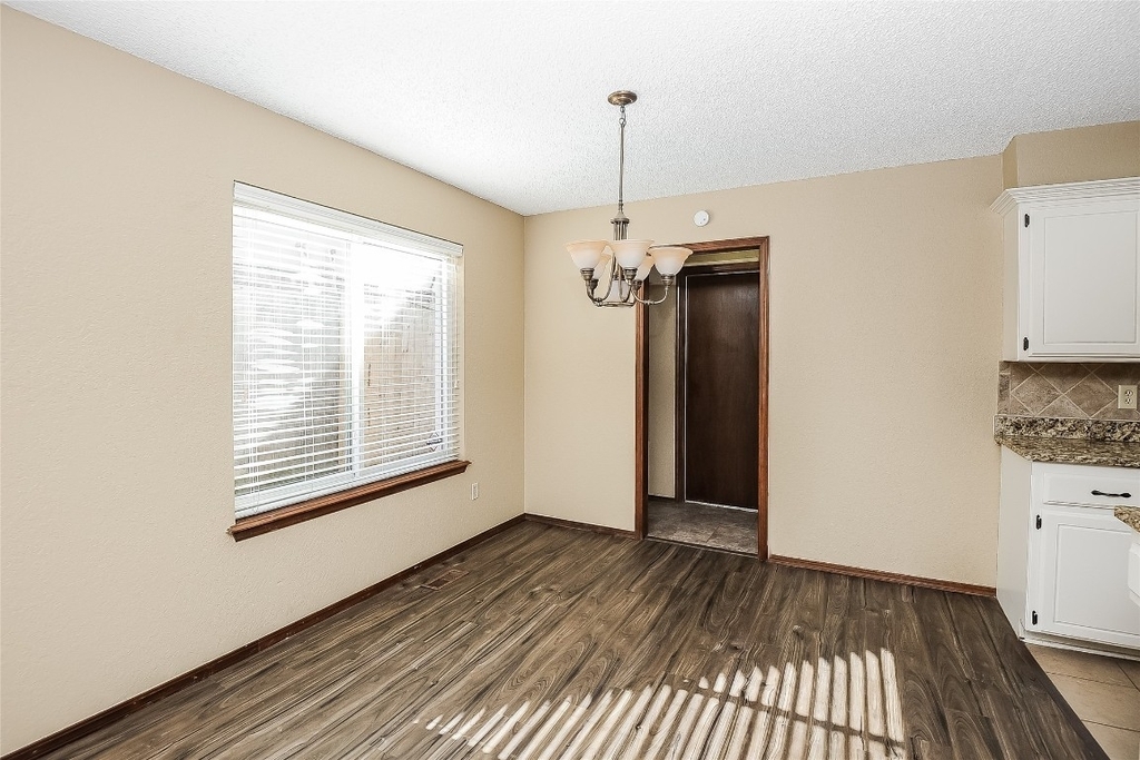 10112 Albert Lane - Photo 4