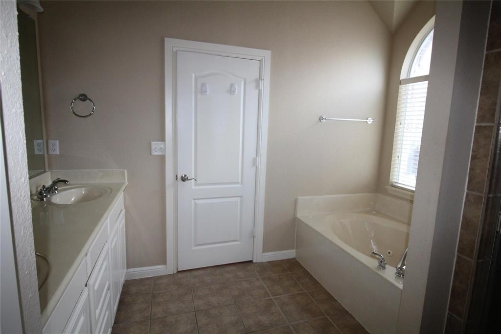 8501 Layna Court - Photo 15