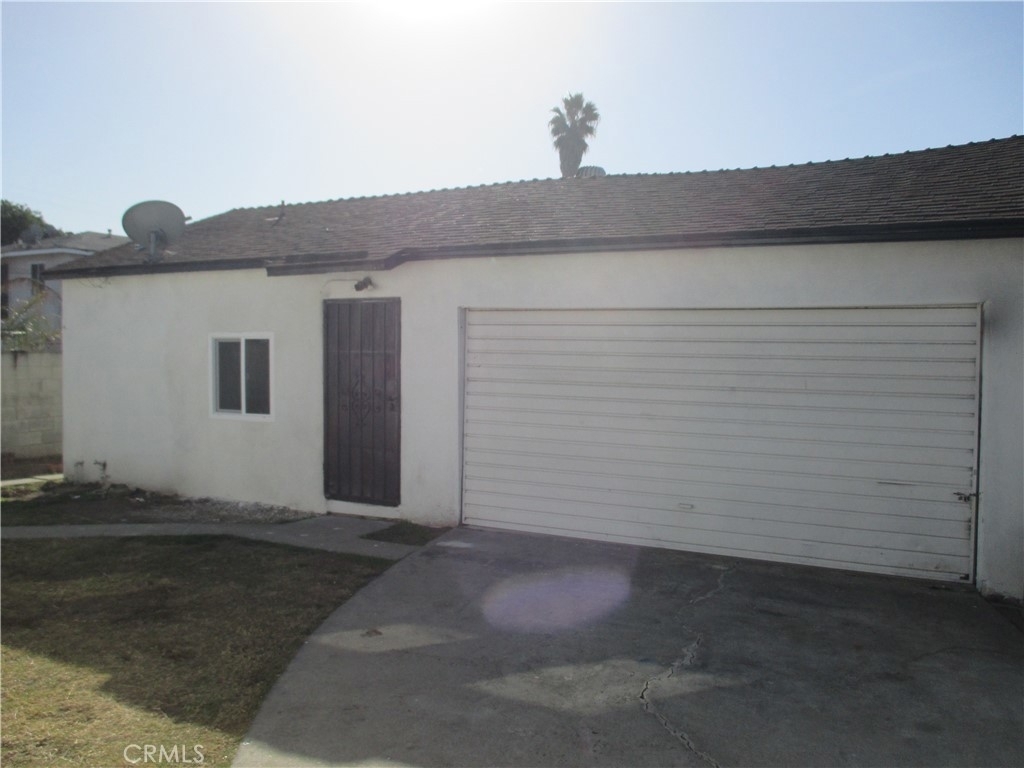 424 E Arbor Vitae Street - Photo 0