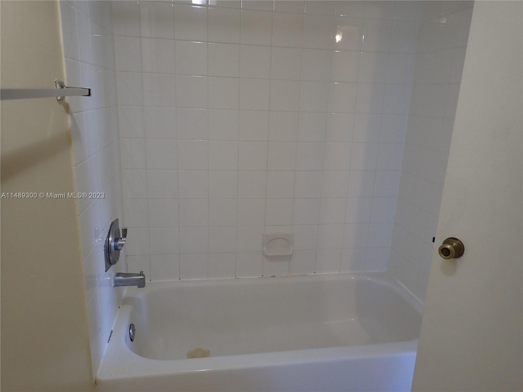 621 Sw 113th Way - Photo 9