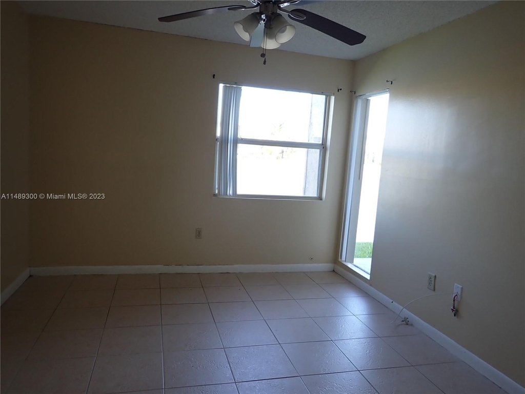 621 Sw 113th Way - Photo 11