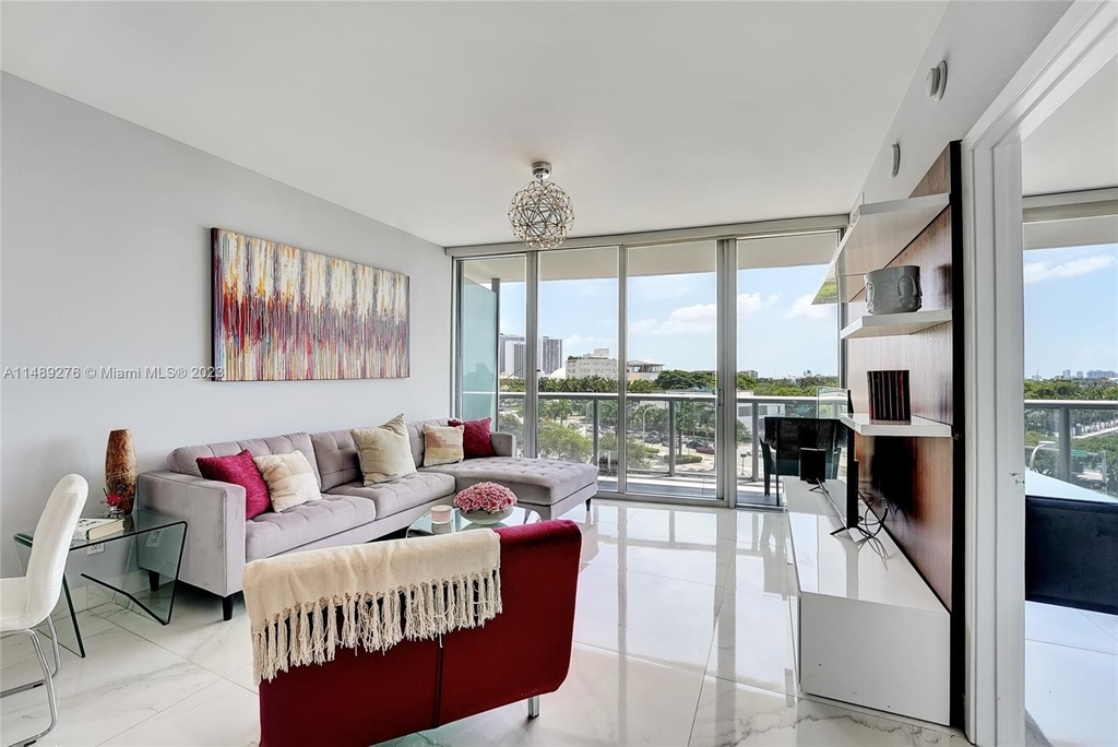 888 Biscayne Blvd - Photo 3