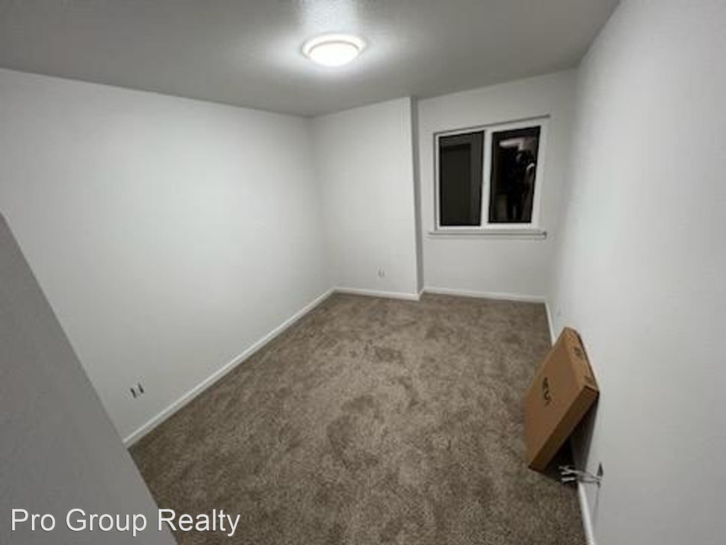 2227 D Street - Photo 6