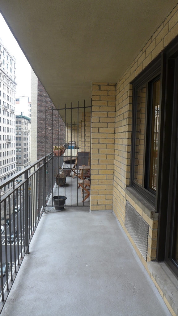 77 5th Avenue - Photo 15