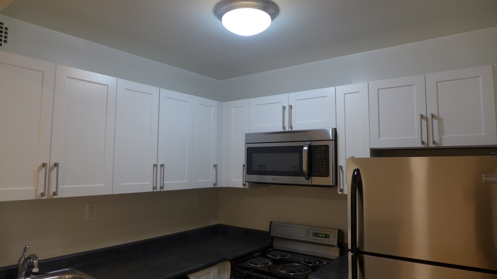 77 5th Avenue - Photo 6