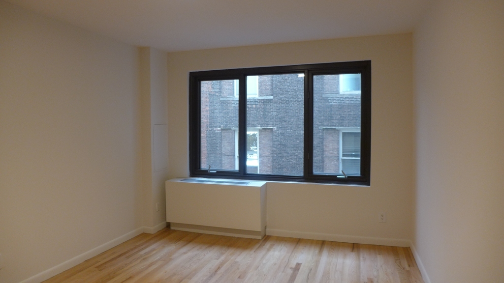 77 5th Avenue - Photo 13