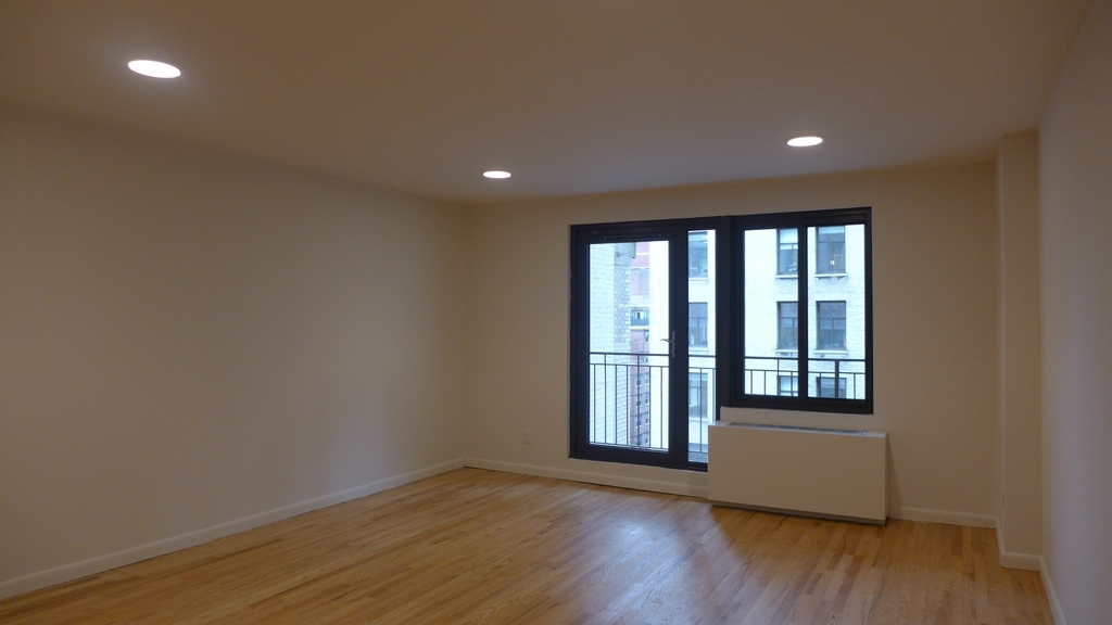 77 5th Avenue - Photo 1