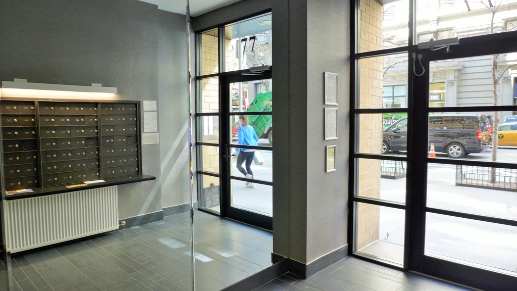 77 5th Avenue - Photo 17