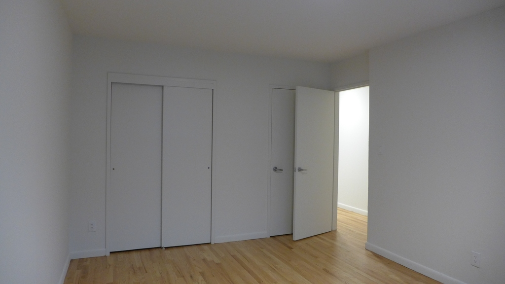 77 5th Avenue - Photo 12